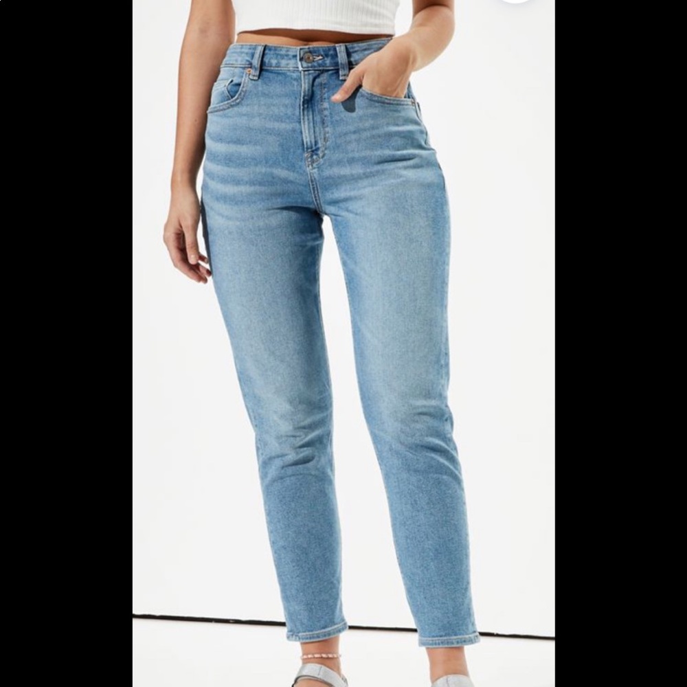 American Eagle stretch Mom Jeans
